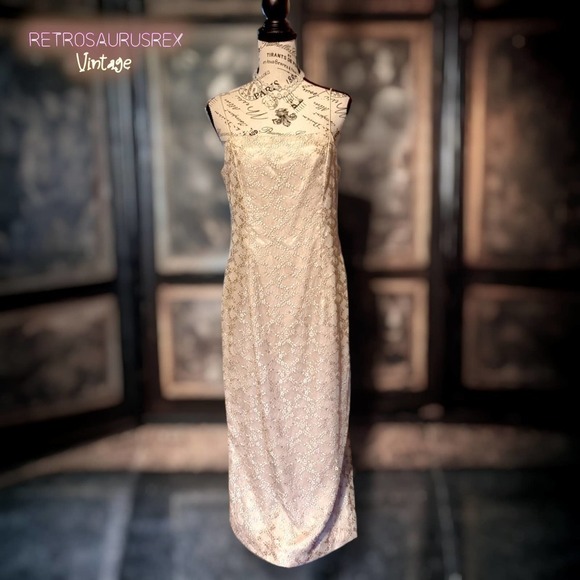 VINTAGE Lace Dress - Picture 7 of 8